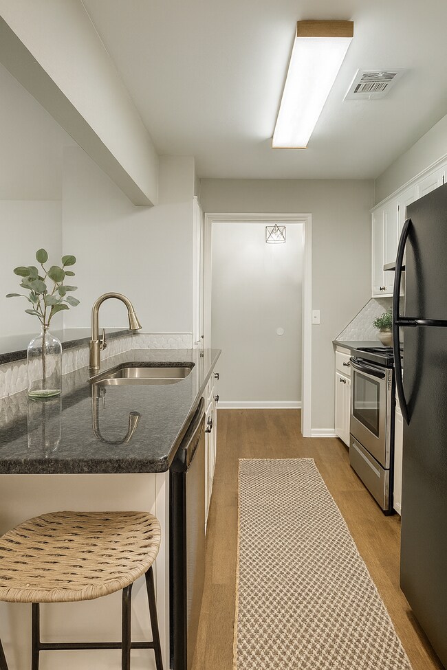 Building Photo - 916 Brookhurst Blvd