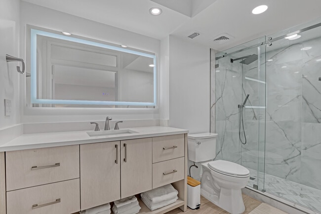 Building Photo - 2455 Lindell Blvd