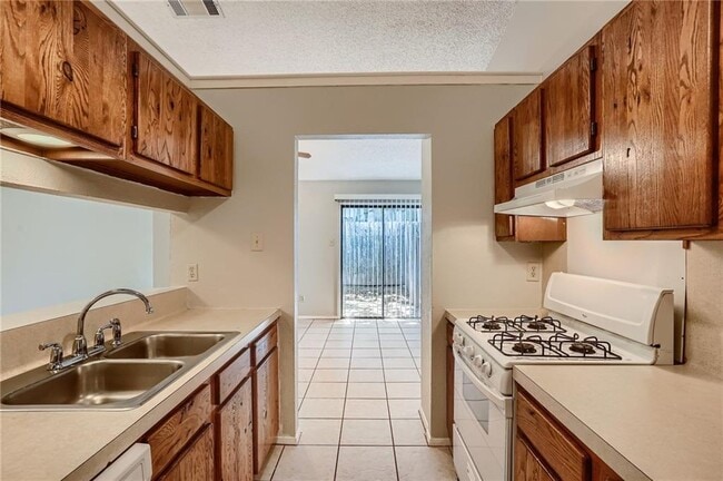 Building Photo - 11405 Walnut Ridge Dr