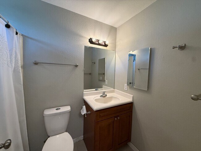 Building Photo - 4705 Candell Ct