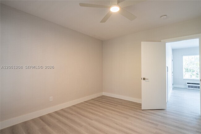 Building Photo - 2420 Flamingo Dr