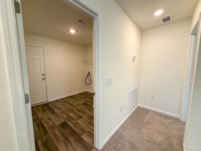 Building Photo - 6509 June Bug Dr