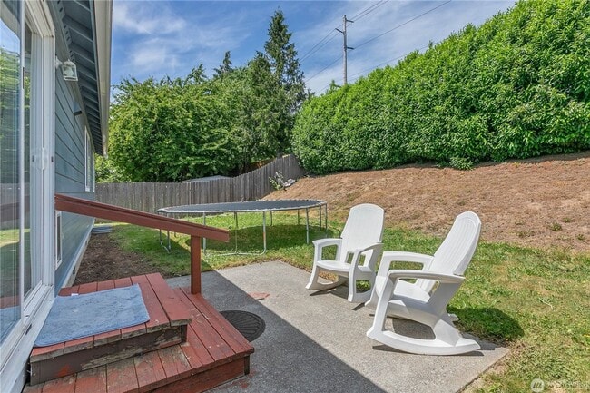 Building Photo - Beautiful Three Bedroom House in Lynden Fo...