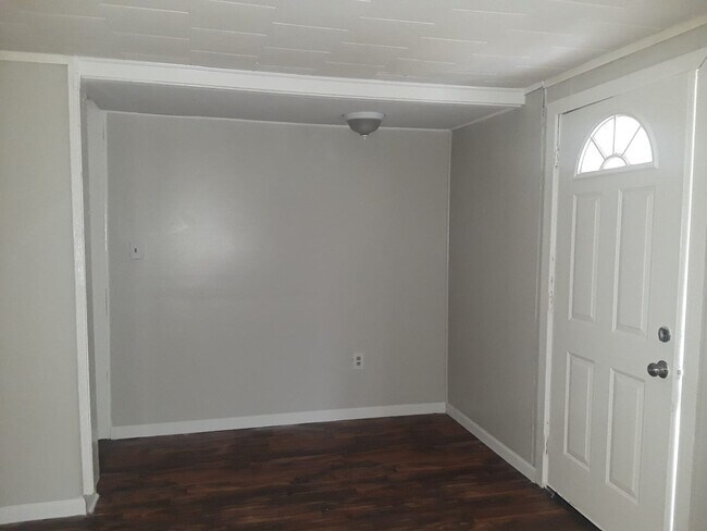 Building Photo - 255 Elmore St