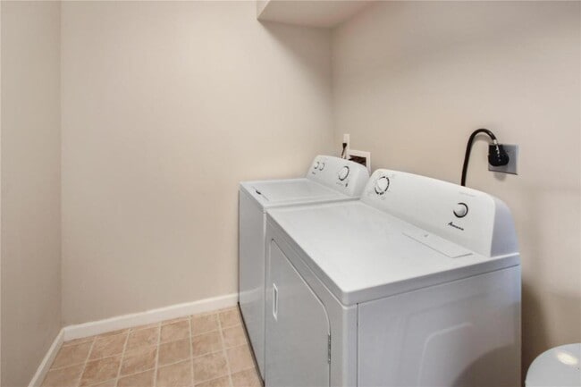 Building Photo - 303 Stonewall Creek Dr