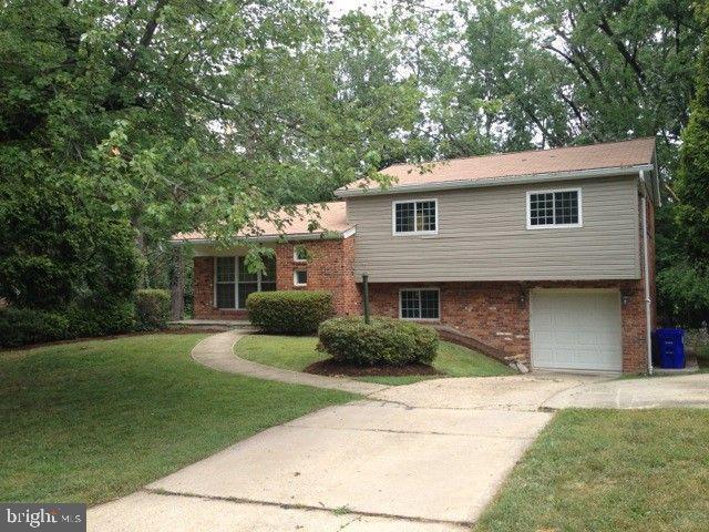Primary Photo - 7821 Cayuga Ave