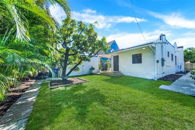 Building Photo - 1925 SW 23rd St