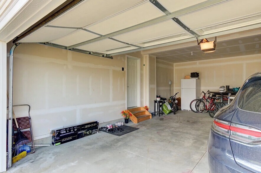 Building Photo - 65 Haywood Ln