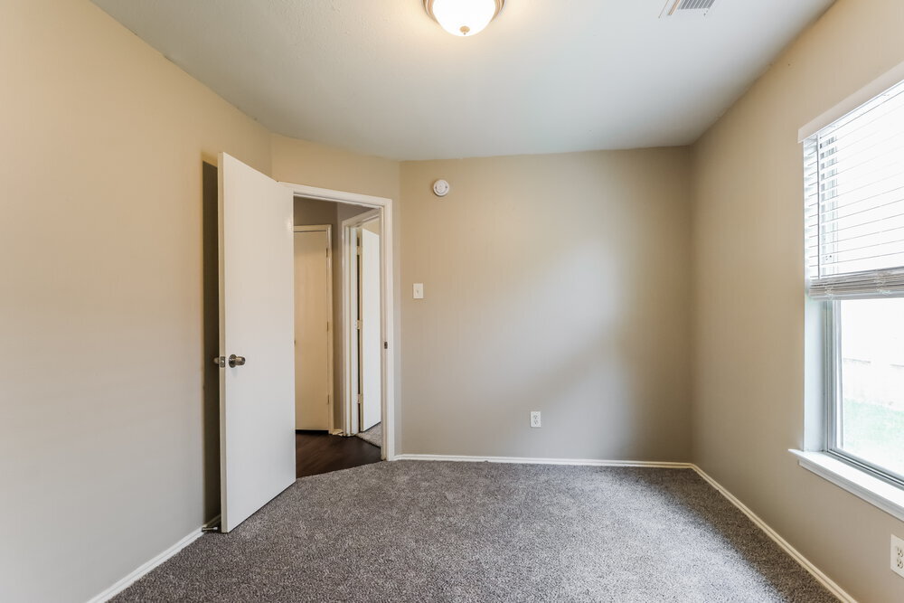 Building Photo - 12134 Carriage Oak Cir