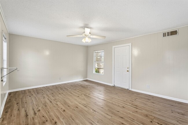 Building Photo - 1759 S Park