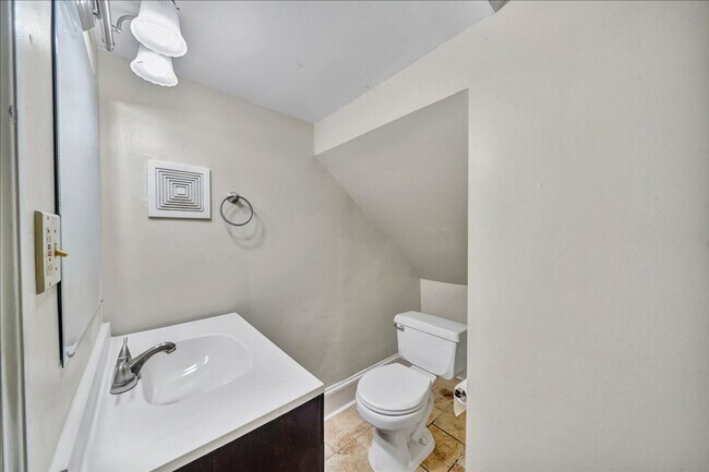 Building Photo - Charming Downtown Macon Home Near Mercer University