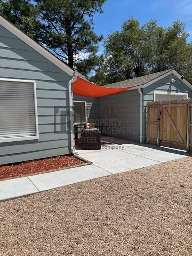 Building Photo - 2410 St Clair Ave.