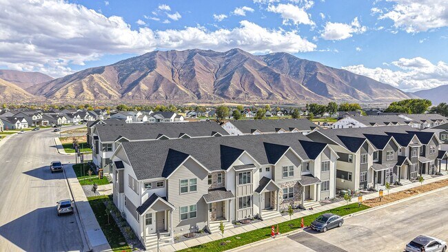 Building Photo - *No Security Deposit Required Upfront for 6 Months!  2024 Townhome. Move In Special!