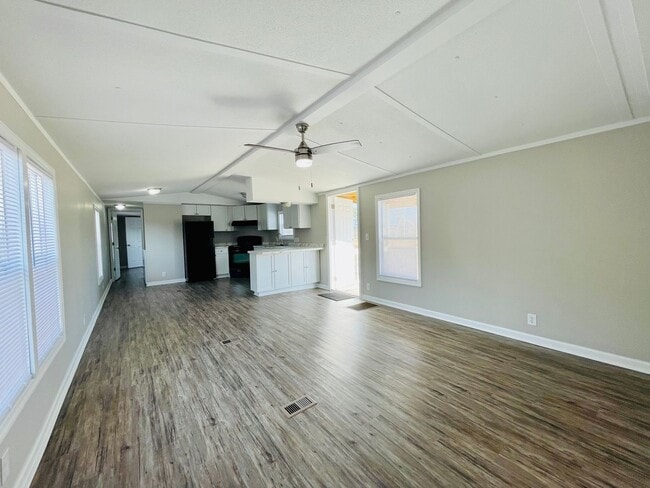 Building Photo - 2bd/2ba Renovated Mobile Home on a Perfect Country Lot Overlooking Farm Fields!