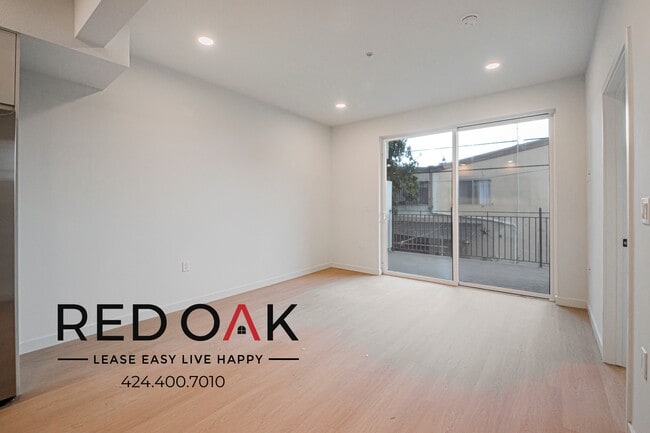 Building Photo - 856 S Gramercy Dr