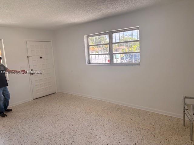 Building Photo - 2837 SW 33rd Ave