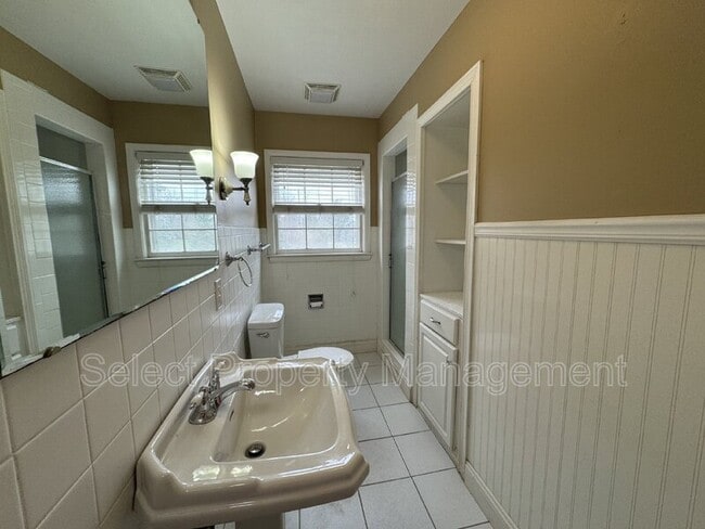 Building Photo - 5437 Covington Rd