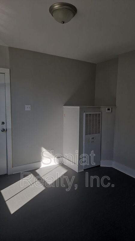 Building Photo - 4701 S Liberty St