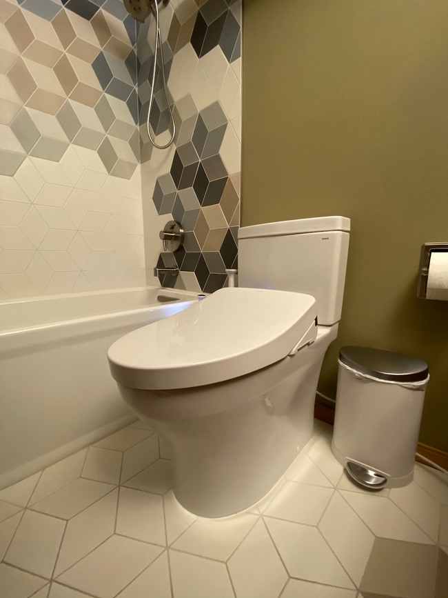 Toto washlet-bidet - 3435 California Ave SW