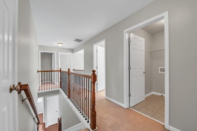 Building Photo - 701 Courageous Ct