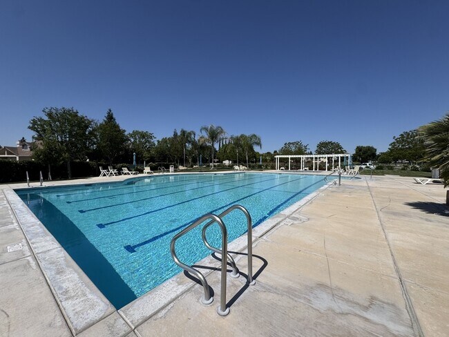 Building Photo - 10556 E Greenbury Way