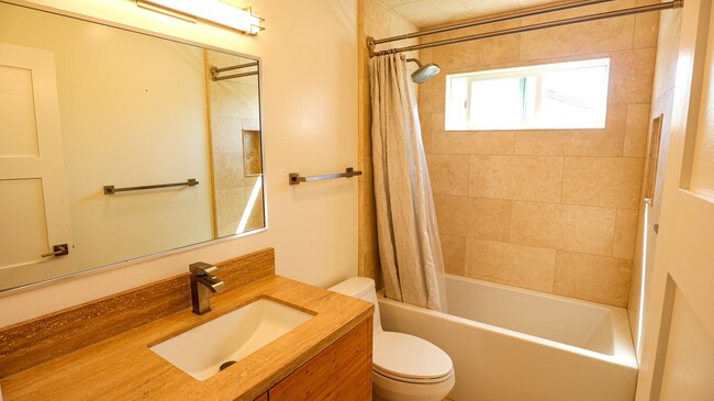 Building Photo - Beautifully Remodeled 3 Bed, 2 Bath Home i...