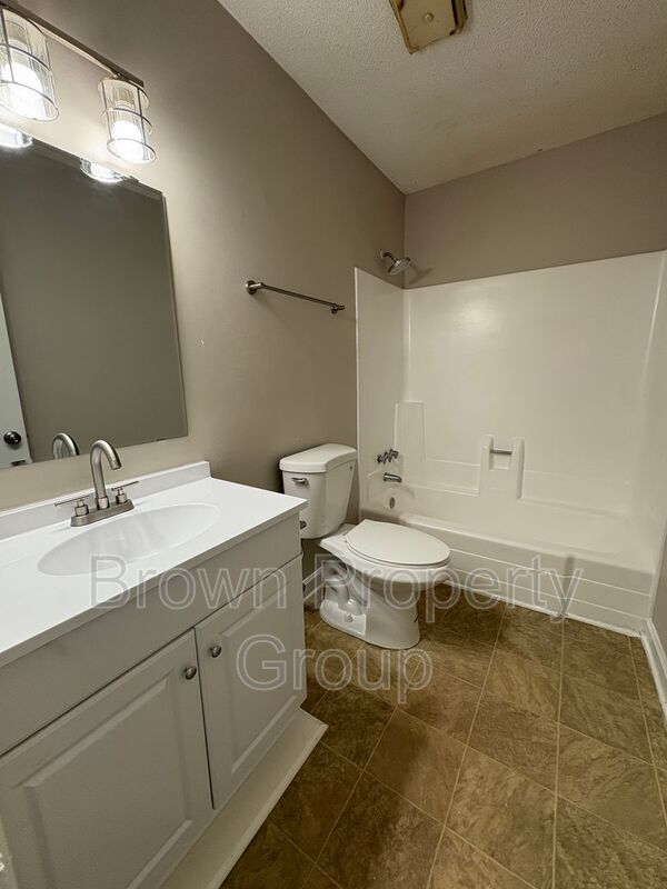 Building Photo - 2127 Grand Prix Dr