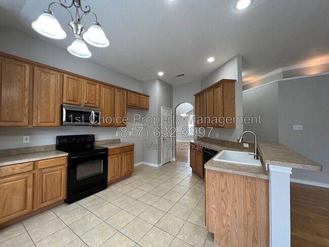 Building Photo - 405 Willow Vista Dr