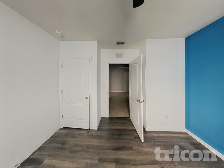 Building Photo - 9013 Pinales Wy