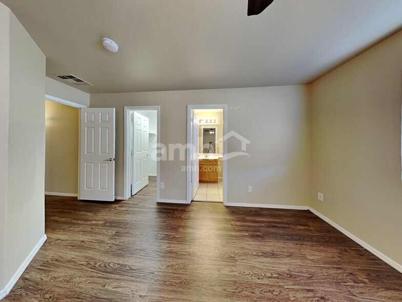 Building Photo - 16660 W Cottonwood St