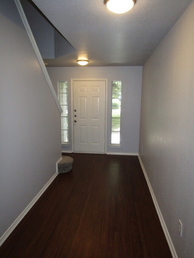 Building Photo - 14704 Noya Dr