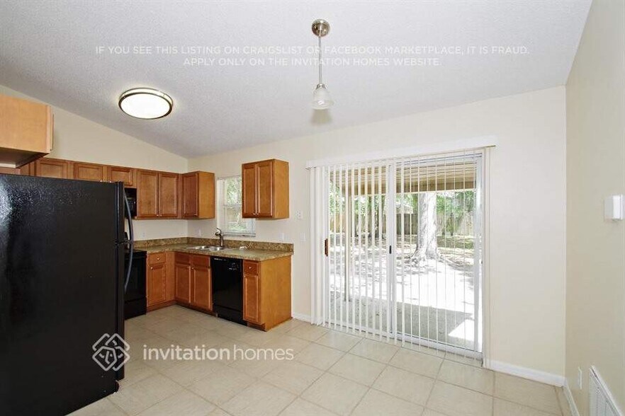 Building Photo - 320 San Lanta Cir