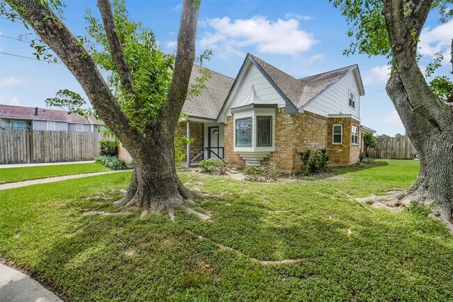 Building Photo - 4138 Club Valley Dr
