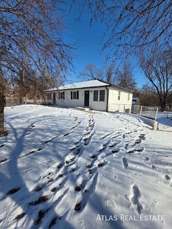 Building Photo - 2841 N 64 St