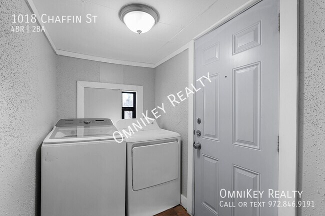 Building Photo - 1018 Chaffin St