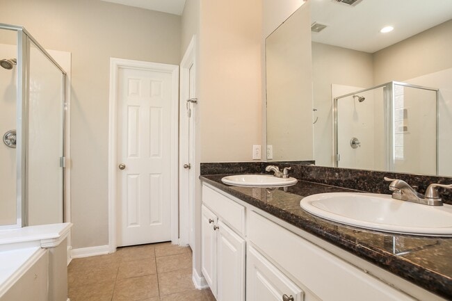 Building Photo - 17243 Lafayette Hollow Ln