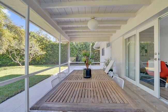 Building Photo - 1299 SW 9th St