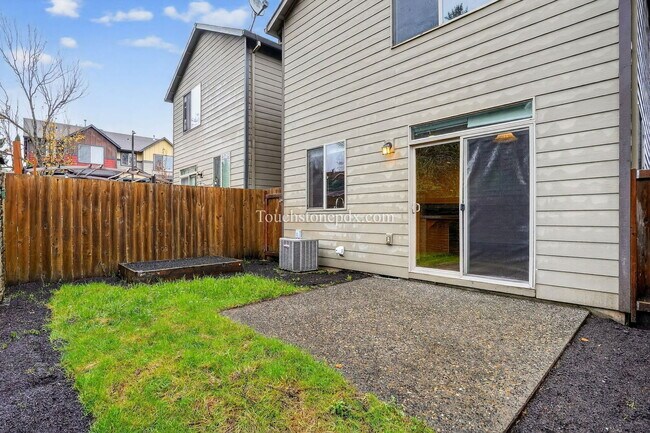 Building Photo - 1509 SW 175th Ave