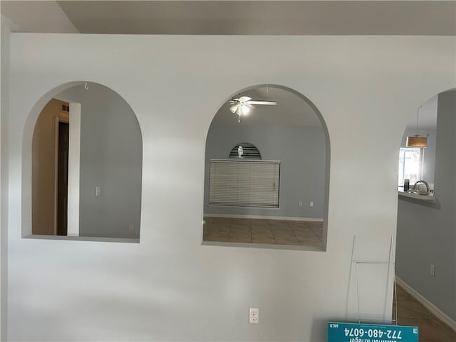 Building Photo - 486 Biscayne Ln