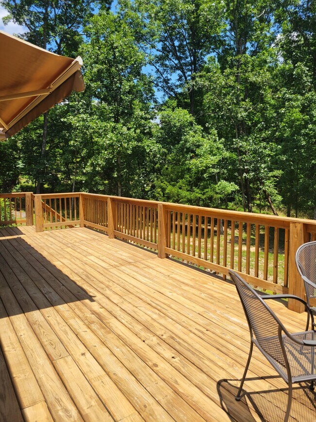 Building Photo - 456 Snead Dr