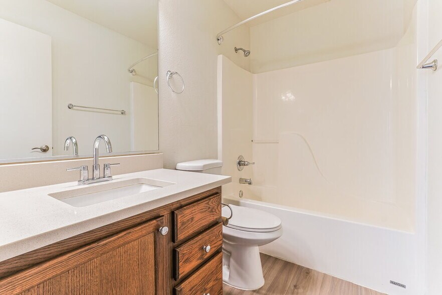 Building Photo - 120 S Valle Verde