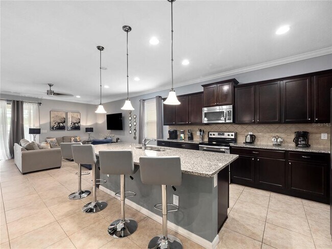 Building Photo - 8825 Rhodes St