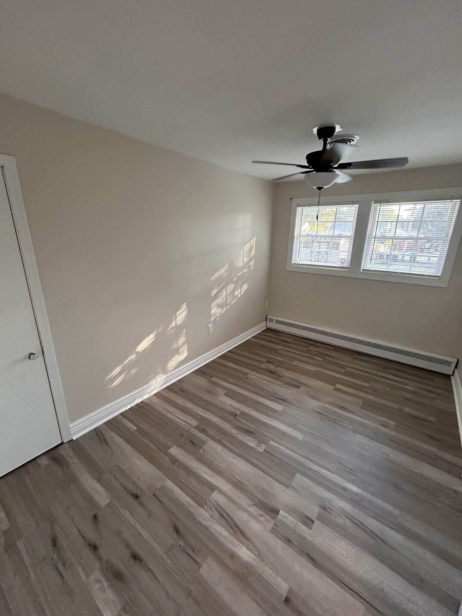 Building Photo - 96 N Halsey Rd