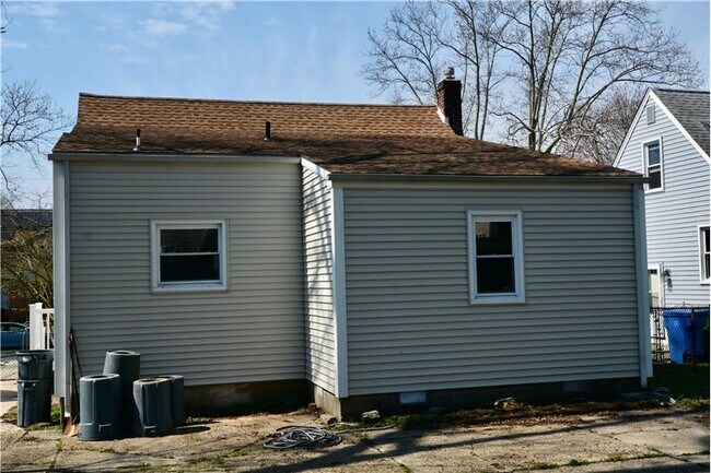 Building Photo - 13 Massachusetts Ave