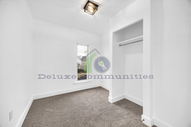 Building Photo - 1011 Jennette Ave NW