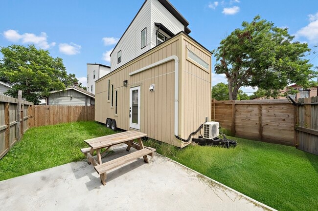 Building Photo - 3511 Palmer St
