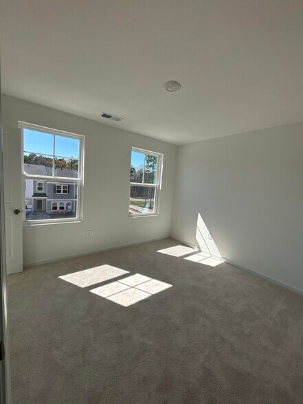 Building Photo - 3308 Gypsum Dr