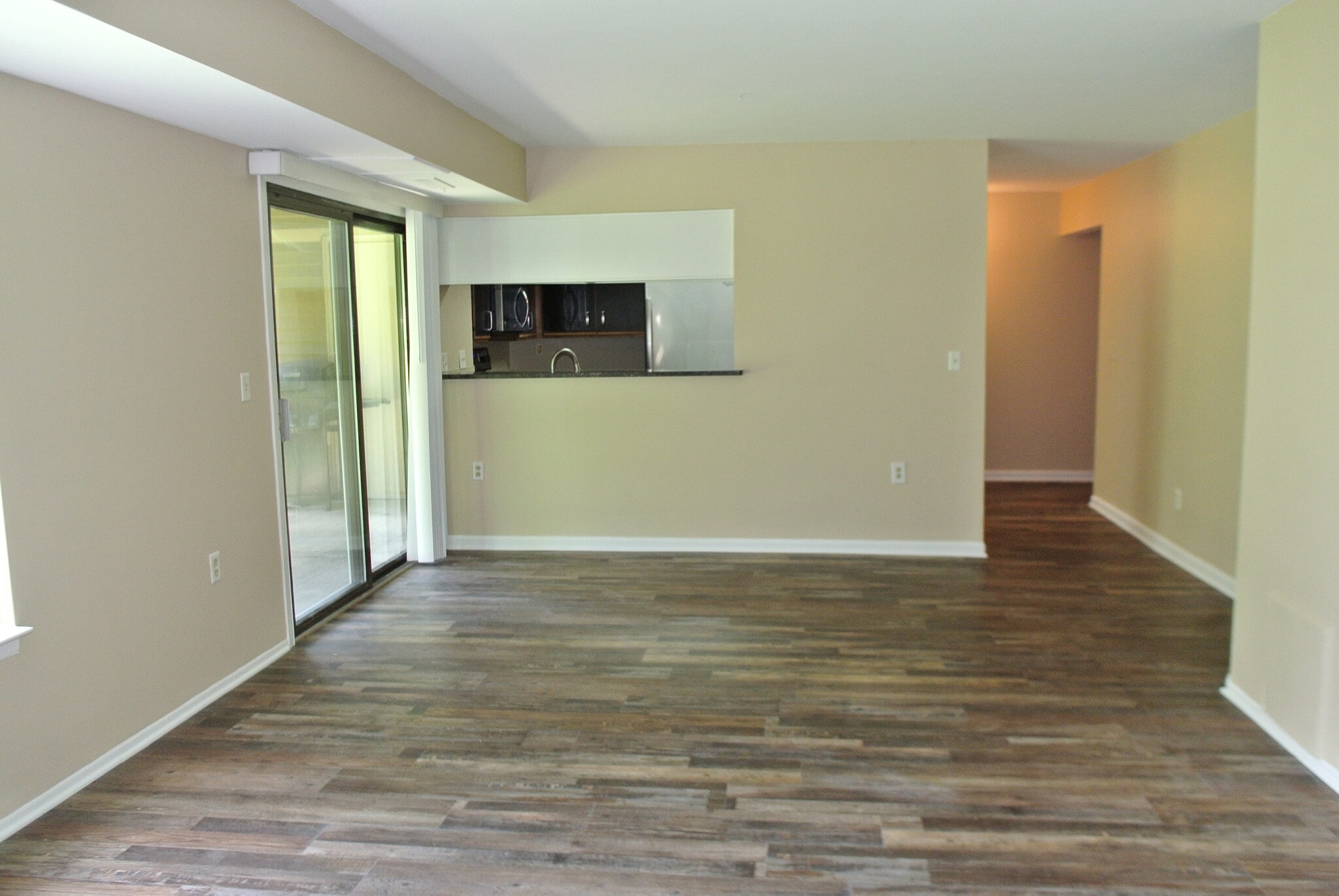 Building Photo - 225 Briarcrest Dr