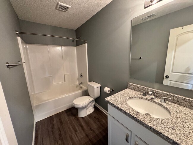 Building Photo - Dream House!! 4 Bedroom 3 Bath House in Davenport is a MUST SEE!!