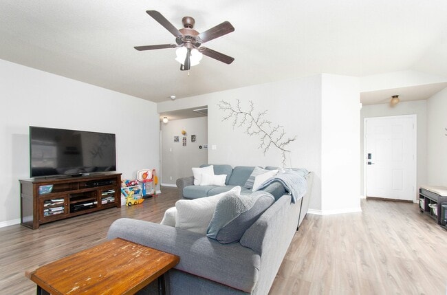 Building Photo - 6506 Castle Gap Dr